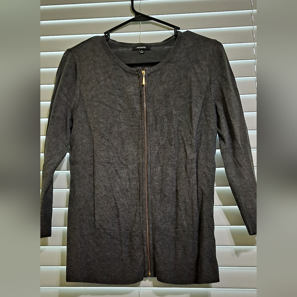 Premise Sleeve Sweater with Zipper Size Medium Charcoal Color.